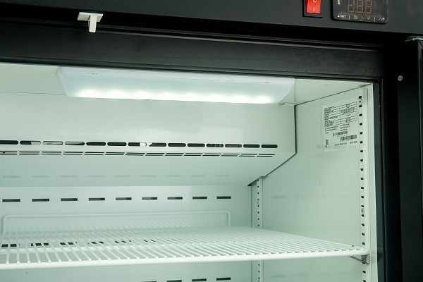 Холодильный шкаф DM102-Bravo с замком